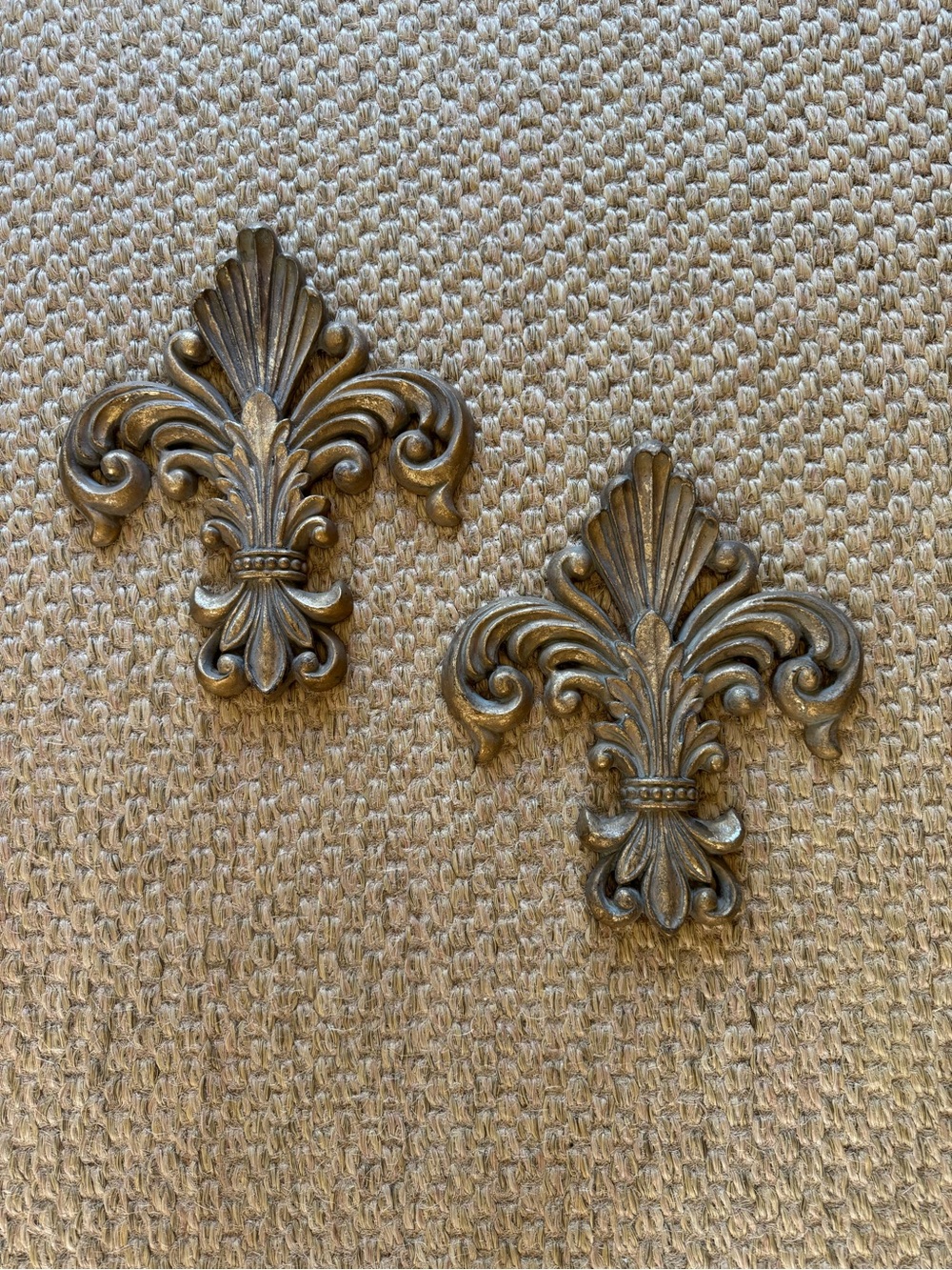 Ornate Fleur-de-Lis Wall Accent Pair in Antique Gold
